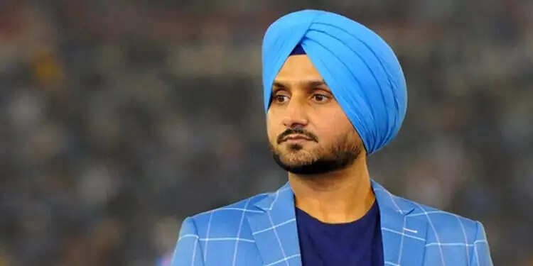 IND vs SA LIVE, Dean Elgar के बाद पूर्व ऑलराउंडर Harbhajan Singh ने की भविष्यवाणी, कहा- तीसरा मैच जीतने के साथ ही सीरीज अपने नाम करेगा भारत