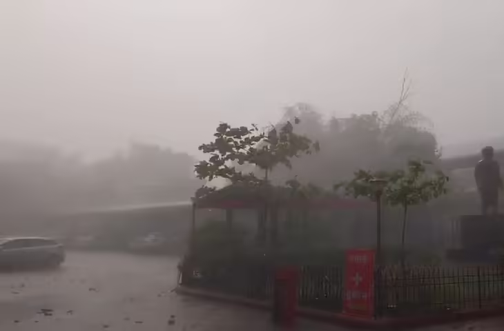 उत्तराखंड में मौसम ने बदला मिजाज: 8 जिलों में ऑरेंज अलर्ट, भारी बारिश और आंधी की चेतावनी