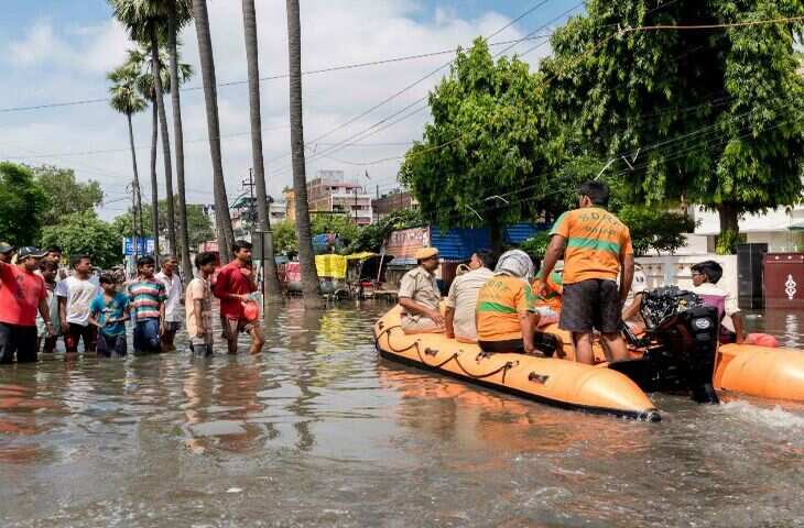 बिहार में मौसम का कहर: 19 जिलों में ऑरेंज अलर्ट, पटना-मुजफ्फरपुर में भारी बारिश की चेतावनी