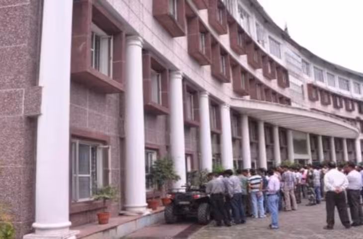 देहरादून सचिवालय में महिला अधिकारी से छेड़छाड़ का आरोप, उपनल कर्मचारी की पिटाई; प्रशासन ने की पुष्टि