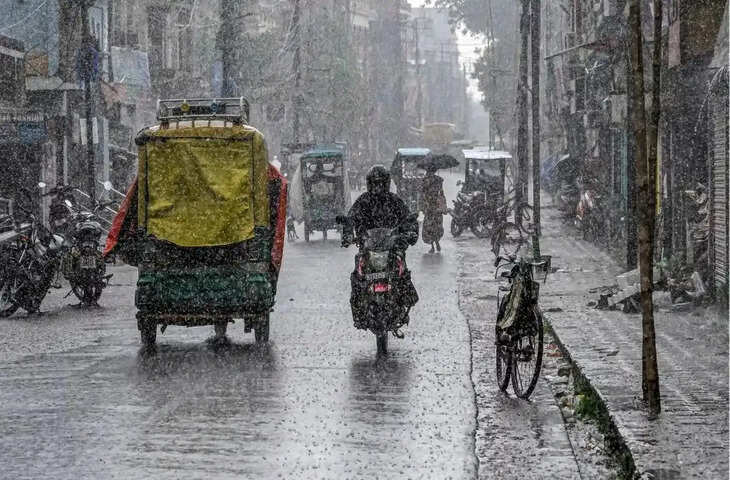 सितंबर में मानसून की रफ्तार तेज, कई राज्यों में भारी बारिश, आंधी और बिजली गिरने का अलर्ट