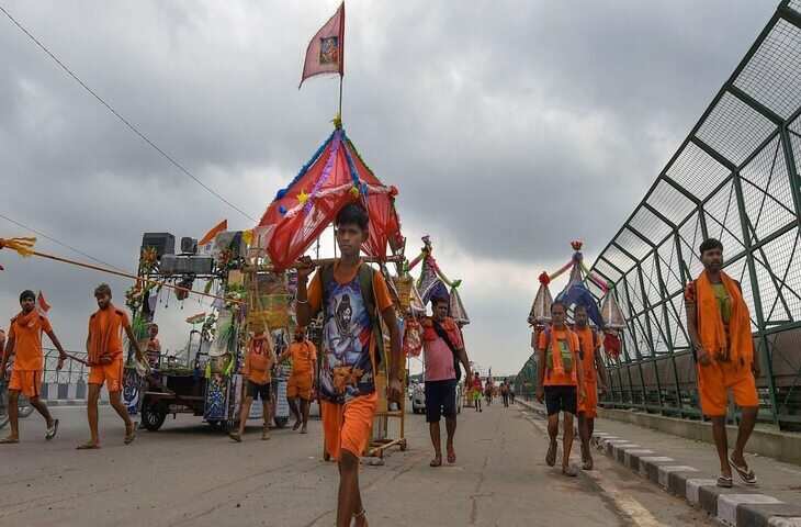 सावन के पहले सोमवार पर उमड़ा आस्था का सैलाब: हरिद्वार पहुंचे 1 करोड़ कांवड़िए, महाकाल मंदिर में 4 लाख श्रद्धालुओं ने किए दर्शन