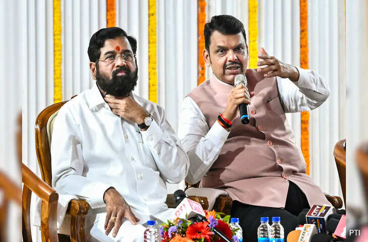 महाराष्ट्र की सियासत में देर रात बड़ा खेल! शिंदे&ndash;फडणवीस की सीक्रेट मीटिंग में क्या पका, किस मुद्दे पर हुई घंटों चर्चा