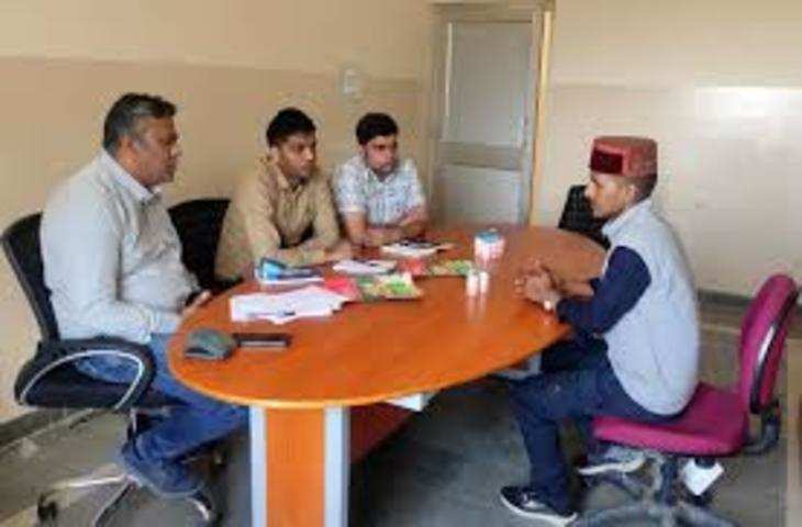 Manali निजी कंपनियों की ओर से कैंपस प्लेसमेंट में रोजगार के लिए प्रशिक्षुओं ने दी परीक्षा