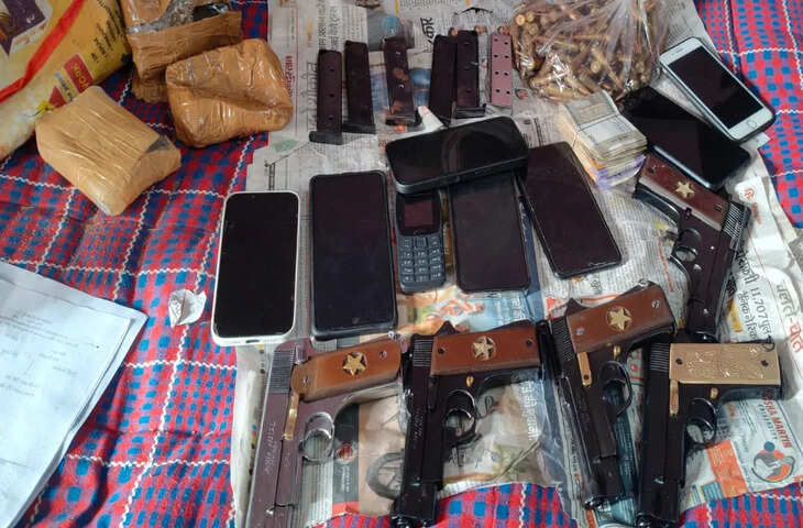 नालंदा में एसटीएफ ने किया हथियार तस्करी का पर्दाफाश, AK-47 के कारतूस और चाइना मेड पिस्टल के साथ पांच को दबोचा