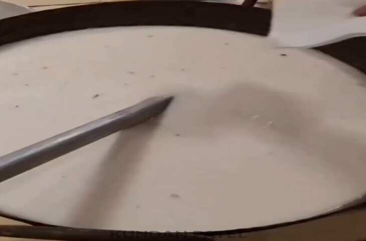 क्या आपकी थाली में असली मलाई की जगह परोसा जा रहा है टिश्यू पेपर? वायरल VIDEO देखकर हर कोई रह गया हैरान