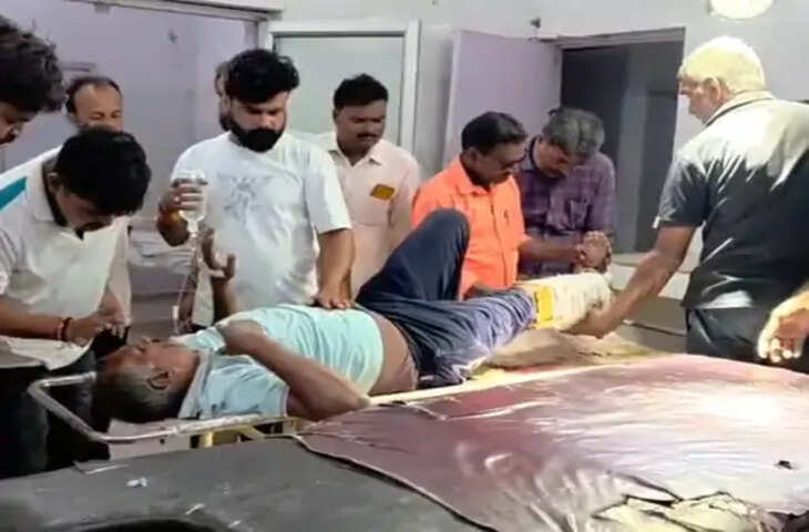 फ्रैक्चर पैर पर कागज का गत्ता लगाकर बांधी पट्टी: सरकारी अस्पताल में घायल का &lsquo;जुगाड़&rsquo; इलाज, हालत गंभीर होने पर सतना रेफर