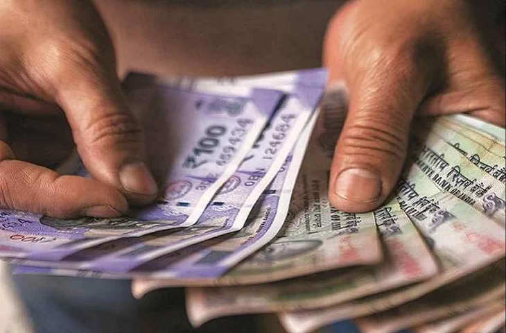 RBI ने मलकापुर अर्बन को-ऑपरेटिव बैंक पर लगाई पाबंदी, खाते से 10,000 रुपये तक ही निकाल पाएंगे ग्राहक