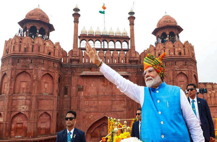 मोदी की 'दिमागी नक्सलियों' पर तीखी टिप्पणी, बोले- इन्हें पहचानकर अलग करना होगा; महिलाओं के आरक्षण पर भी दिया संदे
