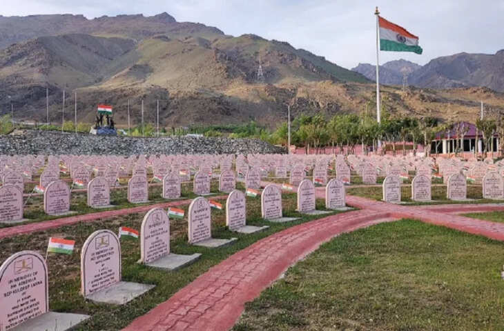Kargil Travel Guide: विजय दिवस पर जाएं कारगिल, जानें कौन-सी 8 खूबसूरत और ऐतिहासिक जगहें जरूर देखें