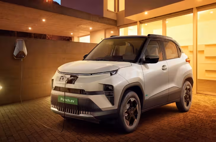 Tata Electric Car Offer: 421 KM रेंज वाली टाटा EV हुई सस्ती, कंपनी दे रही है लाखों का बड़ा डिस्काउंट​​​​​​​