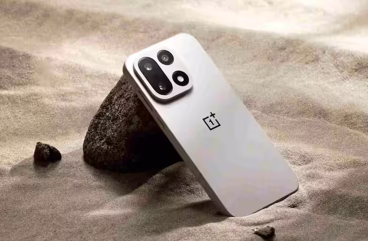 Smartphone Launch Alert: OnePlus, Vivo और अन्य ब्रांड अगले महीने लाएंगे दमदार फीचर्स वाले नए फोन, पूरी लिस्ट यहाँ देखें​​​​​​​