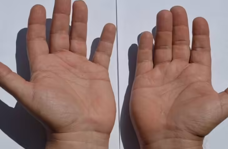 Palmistry: हाथों की उंगलियां भी खोलती हैं आपकी किस्मत के राज, जानिए उंगलियों की बनावट से व्यक्तित्व के संकेत