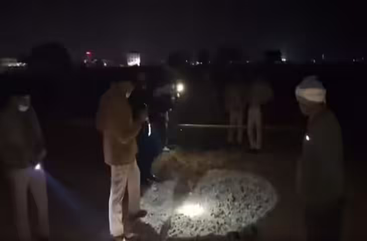 रोहतास में खेत से मानव कंकाल बरामद, सिर और धड़ अलग-अलग, इलाके में सनसनी