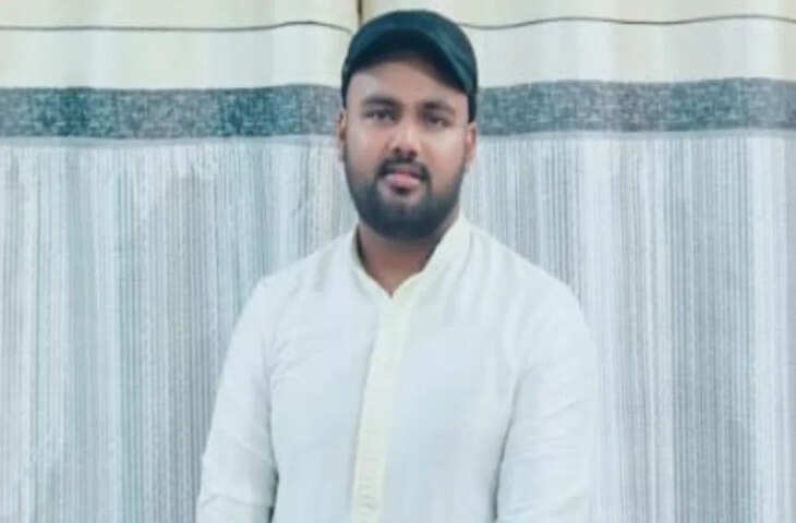 दीवार पर गर्लफ्रेंड से चैट के पोस्टर चिपकाए, फिर हाथ बांधा और मुंह में कपड़ा ठूंसा, फंदे से झूल गया युवक