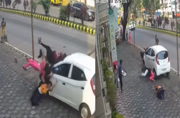 फुटपाथ पर चल रही थीं महिलाएं, तभी तेज रफ्तार कार ने कुचल दिया उनको, CCTV में कैद हुई घटना