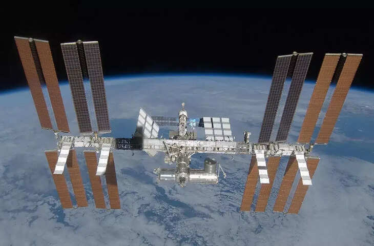 International Space Station में आखिर कहां से आती है बिजली? जानिए अंतरिक्ष में बिना पावर हाउस कैसे चलता है पूरा स्पेस स्टेशन​​​​​​​