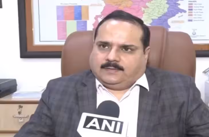 यूपी में MLC चुनाव से 30 घंटे पहले वोटर लिस्ट की जांच का आदेश, अजब-गजब नाम वायरल होने के बाद मचा हड़कंप
