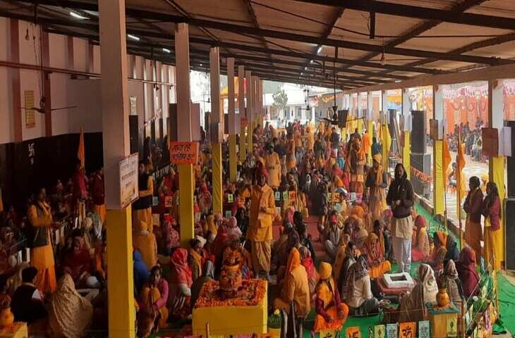 संभल में 24 कुंडीय गायत्री महायज्ञ: वेदमंत्रों के साथ 1500 साधकों ने दी आहुतियां, आध्यात्मिक वातावरण से गूंजा यज्ञ स्थल