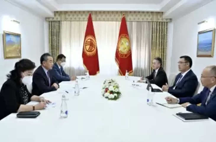 किर्गिस्तान के राष्ट्रपति ने Wang Yi से मुलाकात की !
