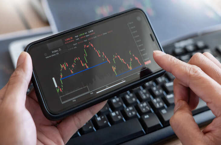 आज बाजार में तेजी के 5 बड़े ट्रिगर्स, रिकवरी मोड में तगड़ी कमाई के लिए जाने इन दमदार स्टॉक्स के टारगेट और स्टॉपलॉस 