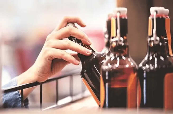 नई आबकारी नीति लागू होते ही यूपी में शराब की कीमतों में बढ़ोतरी, जानें कितनी महंगी होगी बोतल ?