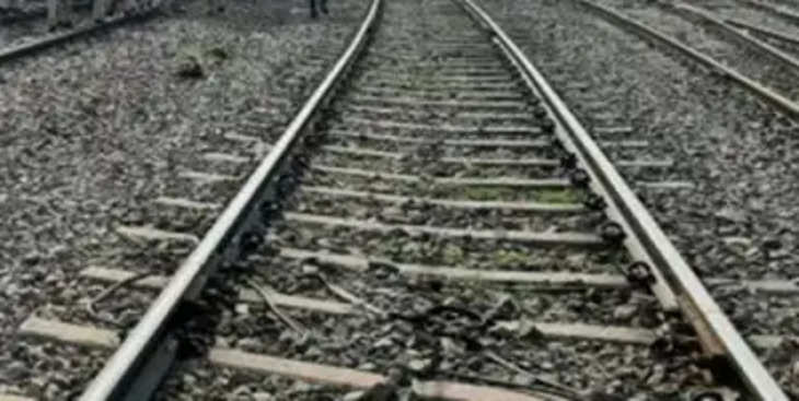 Washington: पटरी से उतरी ट्रेन, जान-माल की कोई हानी नहीं !