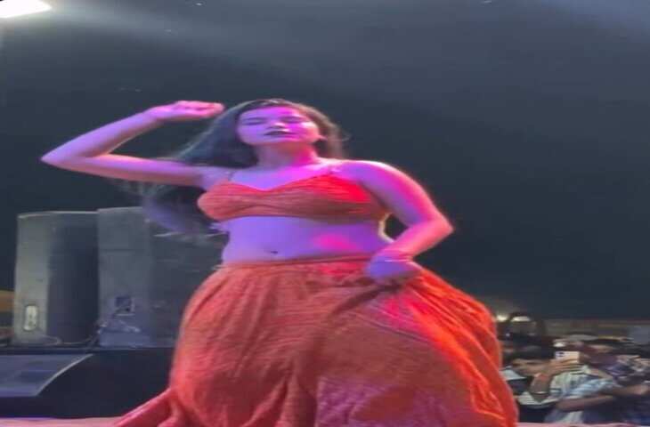 Viral Video: खाना खाने के बाद घर जाने वाला था शख्स, तभी स्टेज पर दिखा ऐसा डांस कि बना लिया वीडियो