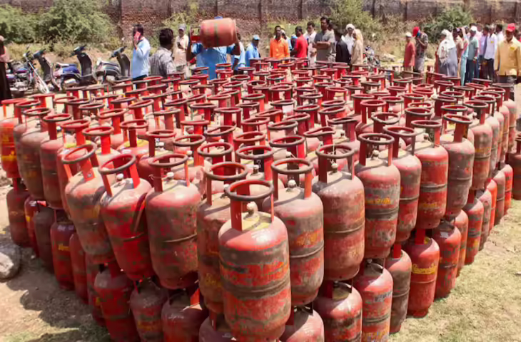 LPG Price Today 20 May 2026: घरेलू गैस सिलेंडर की कीमतों में बदलाव के संकेत, फटाफट चेक करें आपके शहर का नया रेट