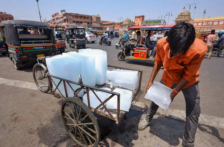 राजस्थान में बढ़ रही गर्मी, वीडियो में जानें बाड़मेर, जैसलमेर समेत 8 शहरों में पारा 30 डिग्री के पार, पाली सबसे ठंडा रहा