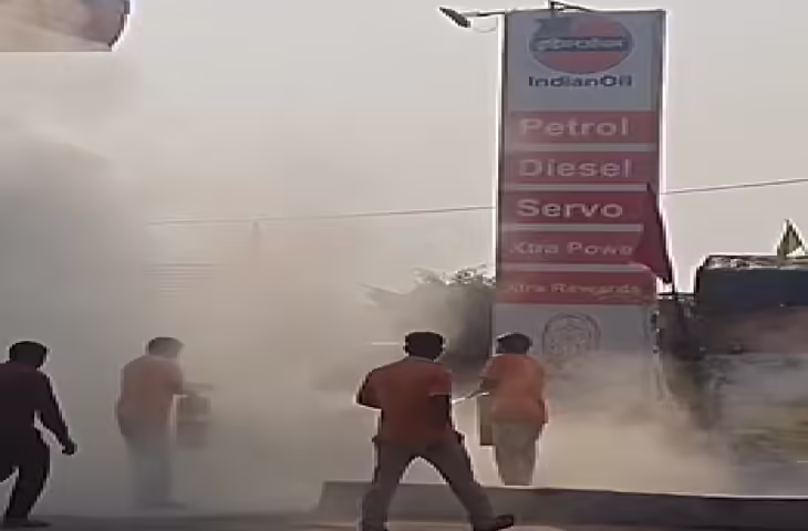 निर्माणाधीन पेट्रोल पंप की जमीन के किराए को लेकर दो पक्षों में लाठी-भाटा जंग, वायरल वीडियो में देखें महिलाएं सहित चार से अधिक घायल