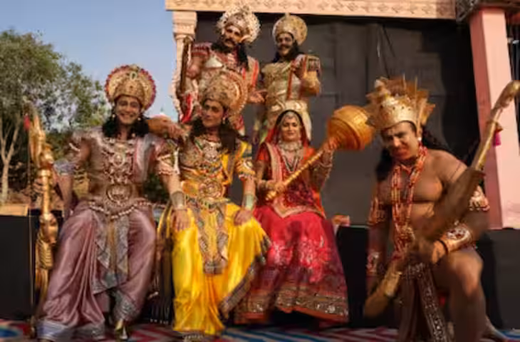 क्या आप जानते हैं दिल्ली की सबसे पुरानी और भव्य रामलीला कौन सी है? इस नवरात्रि-दशहरे परिवार संग जरूर जाएं