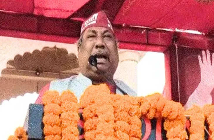 गोरखपुर रैली में भावुक हुए डॉ. संजय निषाद, मंच पर फूट-फूटकर रोए, 2027 चुनाव को लेकर दिया संदेश