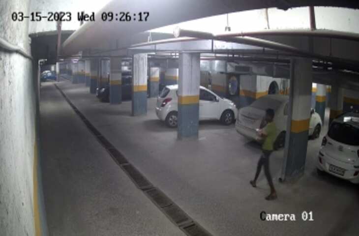 Noida: नौकरी से हटाया, तो कर्मचारी ने मालिक से लिया बदला, कार पर उड़ेला तेजाब