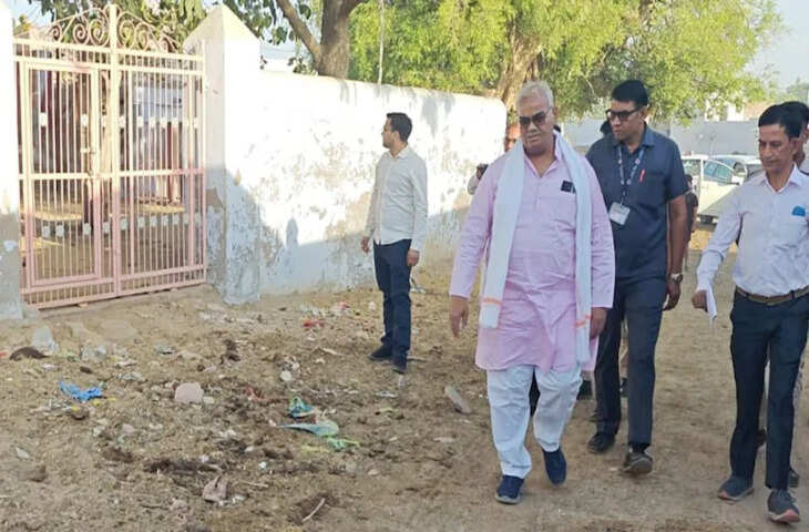 गंदगी देखकर मंत्री मदन द&zwj;िलावर का चढ़ा पारा, रायसर और नवरंगदेसर के VDO पर ग&zwj;िरी गाज&nbsp;