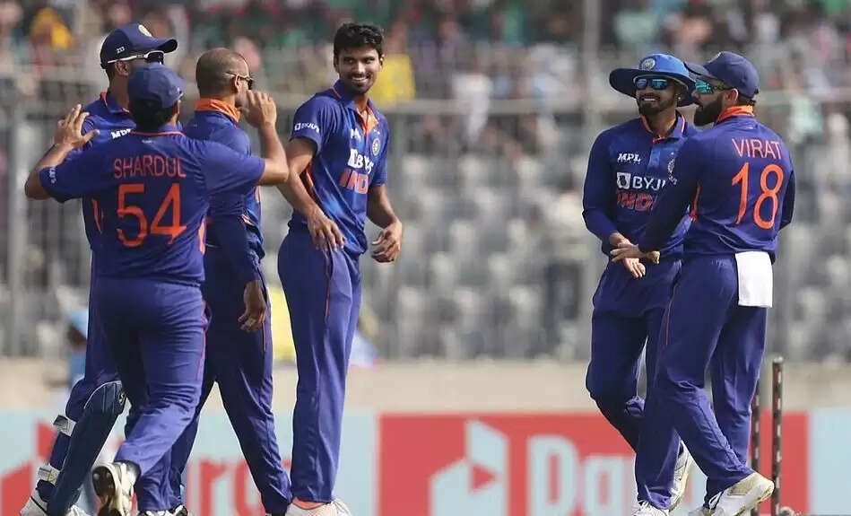 IND vs ENG: “लैला लगा रही है ठुमके” कॉमेंट्री के दौरान Virender Sehwag ने कोहली पर किया भद्दा कमेंट, तो फैंस ने सुनाई खरी खोटी