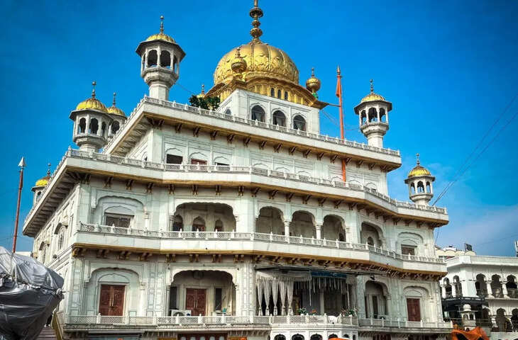 सीएम हो, प्रधानमंत्री या राजा... अकाल तख्त के आगे क्यों सब झुकाते हैं सिर? जानिए ये गुरूद्वारे से कितना अलग&nbsp;