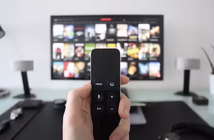 आज ही अपने&nbsp;Smart TV में इनस्टॉल कर लीजिए ये 3 जबरदस्त Apps, लाइव टीवी के साथ हर महीने कराएंगे पैसों की बचत&nbsp;