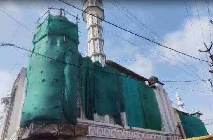 उज्जैन शाही मस्जिद विवाद: हाईकोर्ट ने खारिज की याचिका, फुटेज में जाने सड़क चौड़ीकरण जारी रहेगा; पथराव के बाद 15 हिरासत में