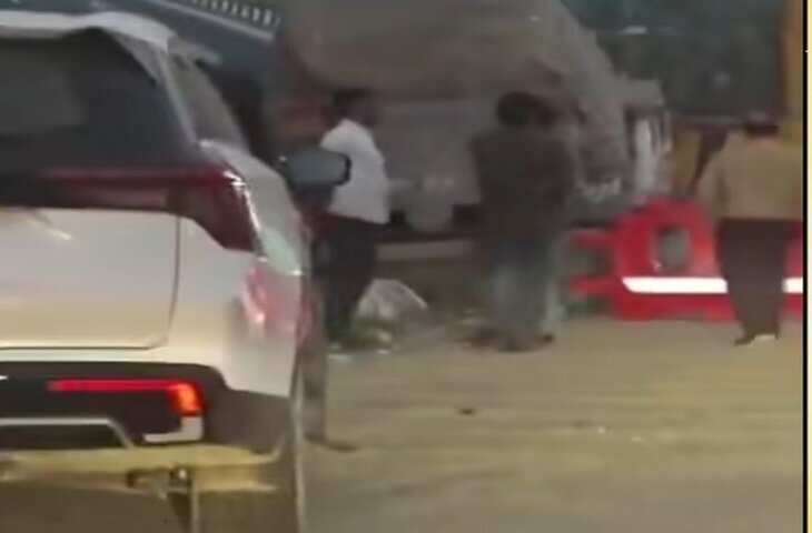Viral Video: सड़क की पेंटिंग को असली हाईवे समझ बैठा ट्रक ड्राइवर, दीवार से टकराया वाहन; देहरादून की घटना चर्चा में