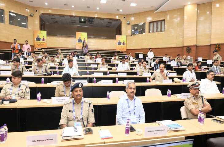 बिहार में कानून-व्यवस्था को लेकर सख्ती, वीडियो में देंखे मुख्यमंत्री ने डीएम-एसपी के साथ की उच्चस्तरीय बैठक