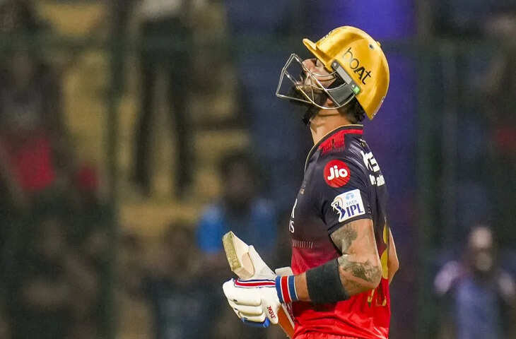 कोहली का फॉर्म देखकर बढ़ी RCB की उम्मीदें!19 गेंदों में बना डाले 45 रन, कार्तिक बोले - 'इस बार दिखेंगे और खतरनाक...'