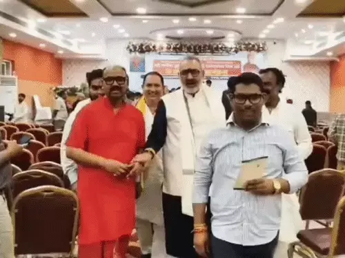 बेगूसराय में गिरिराज सिंह का विपक्ष पर हमला, सत्ता परिवर्तन को लेकर दिया बड़ा बयान