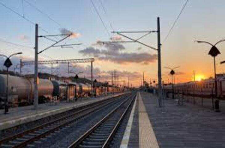 ऊंचाई में सबसे नीचे कौन सा रेलवे स्टेशन? जानिए भारत का अनोखा रिकॉर्ड