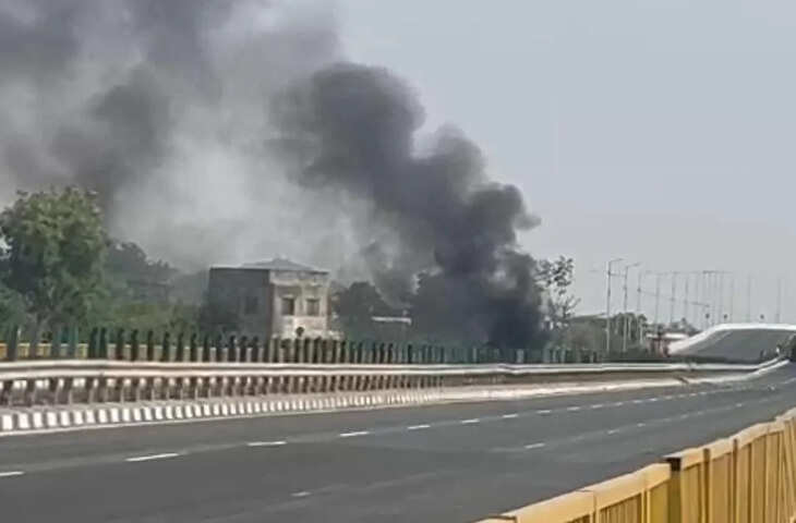 पर वैल्डिंग सिलेंडरों से लदे कंटेनर के भयंकर धमाको से दहला&nbsp;भीलवाड़ा-अजमेर हाईवे, एक के बाद एक हुए धमाकों से 100 फीट तक उठी लपटें&nbsp;