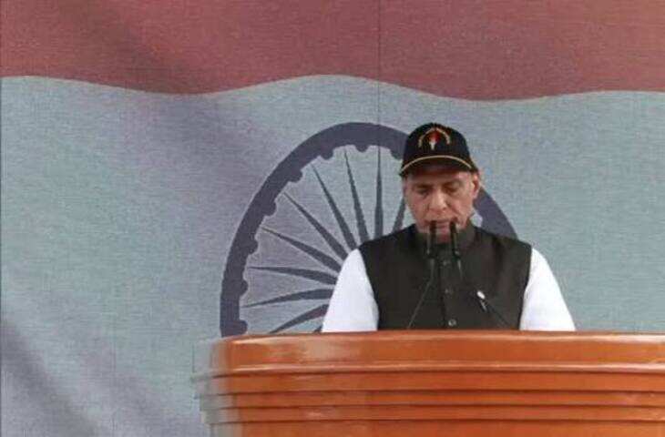 'भारत सेमीकंडक्टर बना रहा, पाकिस्तान सुसाइड बॉम्बर्स तैयार कर रहा', वीडियो में जाने कारगिल विजय दिवस पर राजनाथ सिंह का पाकिस्तान पर बड़ा हमला