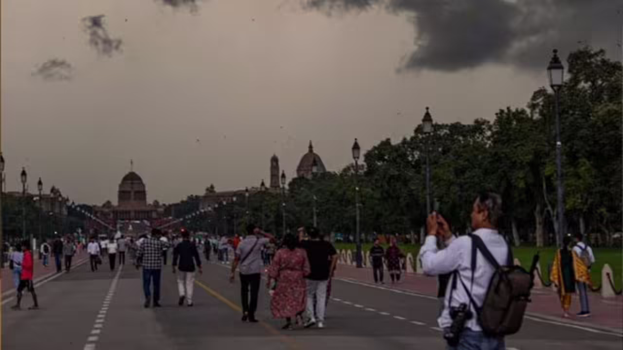 Weather Update Today: यूपी, बिहार, दिल्ली समेत 13 राज्यों में आंधी-बारिश की दस्तक, मौसम विभाग ने जारी किया बड़ा अलर्ट