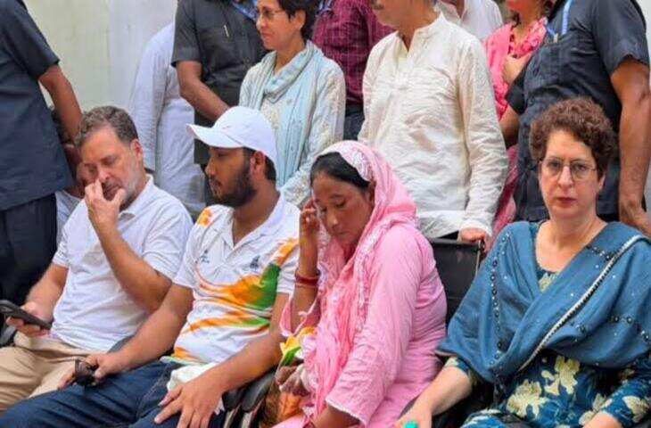 पैलेट गन मामले में राहुल गांधी के धरने पर बीजेपी का पलटवार, कहा - ''नौटंकी करने की आदत, सिर्फ फुटेज की'