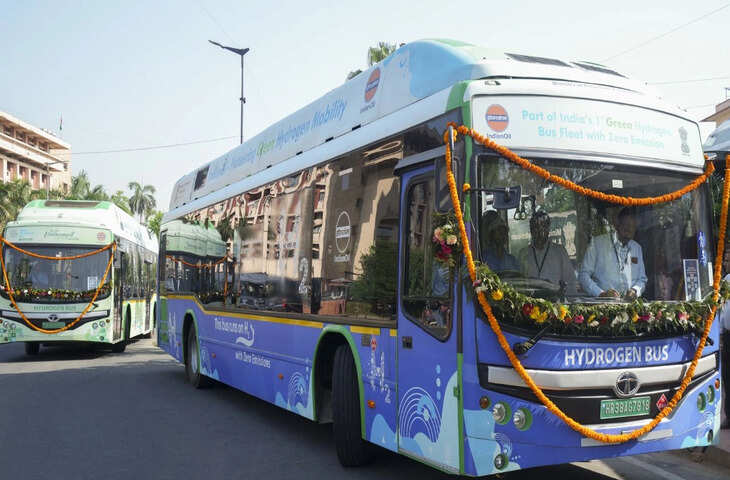दिल्ली में हरित परिवहन की नई पहल: DMRC ने शुरू की हाइड्रोजन शटल बस सेवा, इंडियन ऑयल की आधुनिक बसें होंगी तैनात