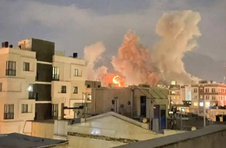Middle East Tension: होर्मुज में बढ़ते तनाव के बीच अमेरिका का ताबड़तोड़ हमला, लगातार 10वीं रात ईरान को बनाया निशाना